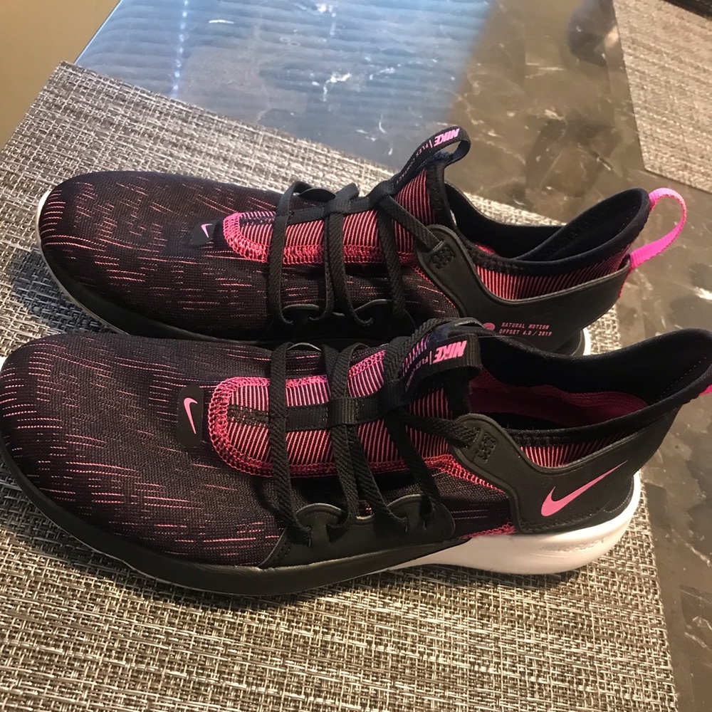 Nike flex contact 3/ worn 1 time /comfortable/cute